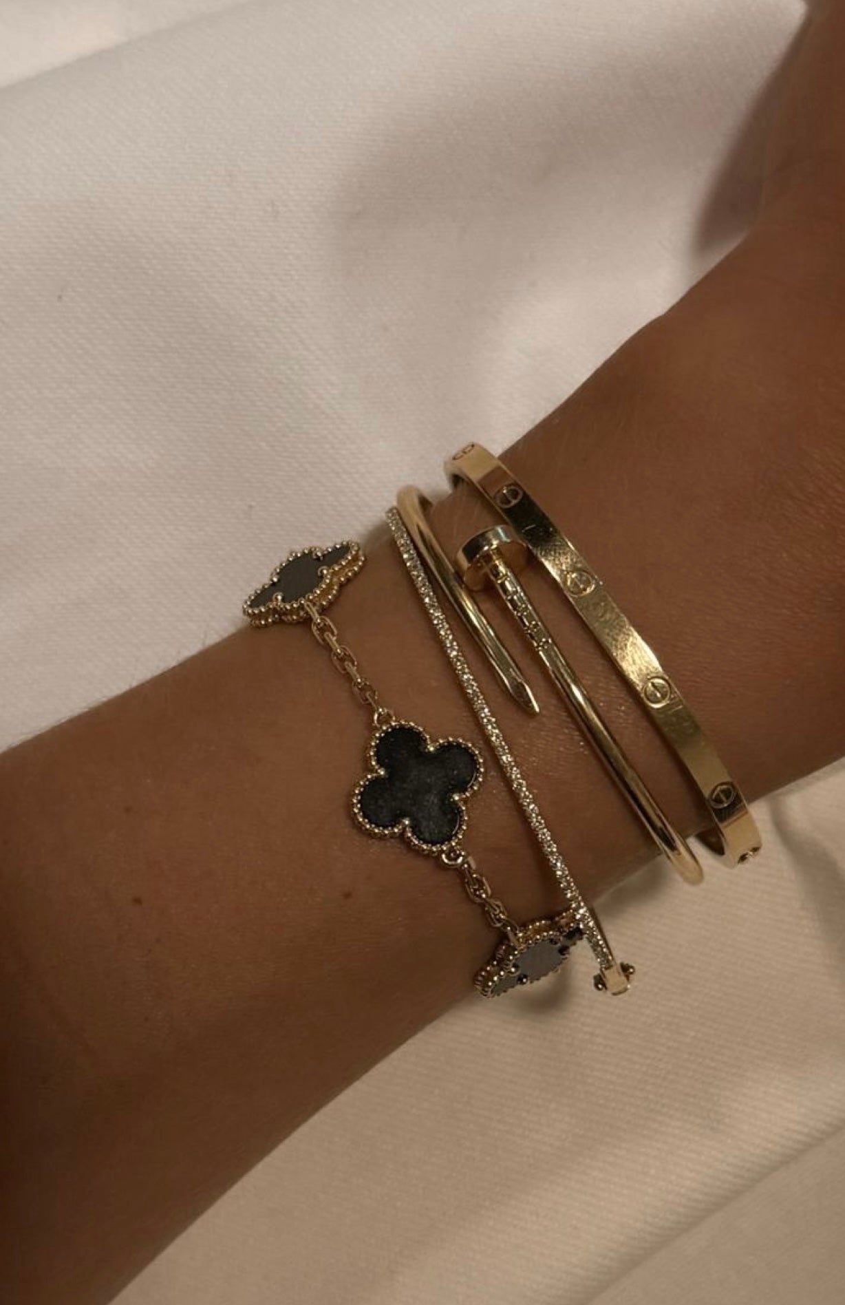 Nail Bangle V