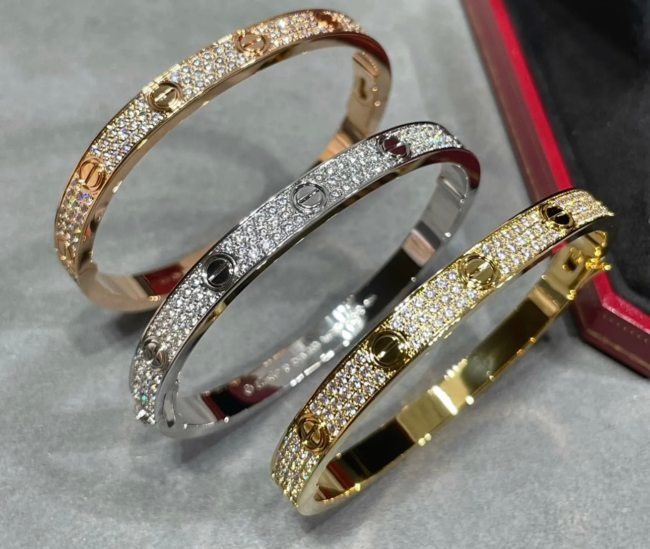 Love Bangle - Gold